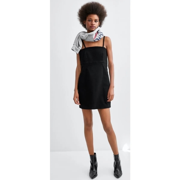 Zara Black Mini Dress NEW Zara Black Short Sleeve Mock Neck Stretch Mini T Shirt Bodycon Zara Black Mini Dress NEW Zara Black Short Sleeve Mock Neck Stretch Mini T Shirt Bodycon
